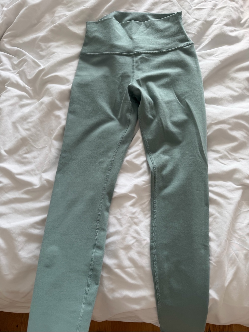 Alo Yoga Matching Set - Picture 2 of 6